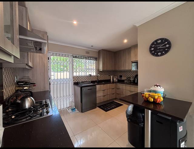 3 BEDROOM FREESTANDING TO LET IN SUNNINGDALE